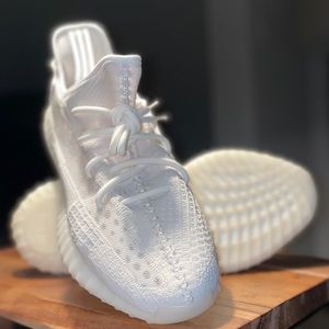 NIB Yeezy Boost 350 V2 bone
